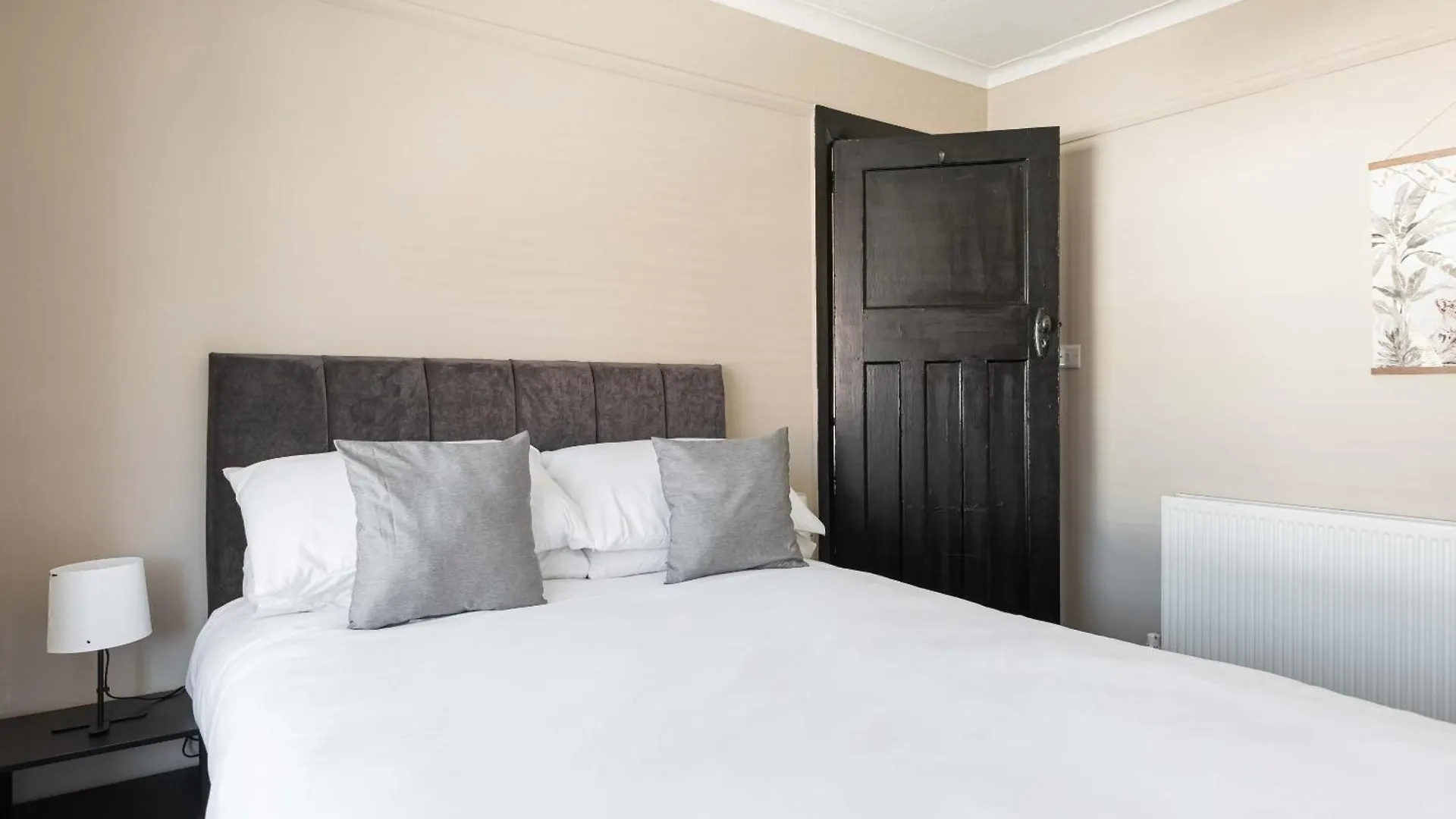 Home From Home - 3Bed Cavehill Белфаст
